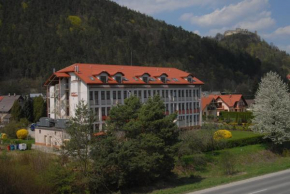 Hotels in Waagbistritz